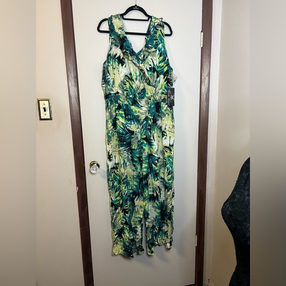 Tropical jumpsuit with ruffle neckline and elastic waist nwt